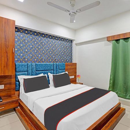 Capital O Bhavya Villa Ahmedabad Esterno foto