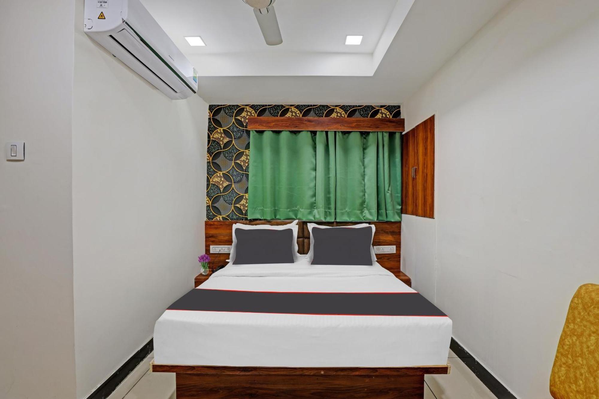 Capital O Bhavya Villa Ahmedabad Esterno foto