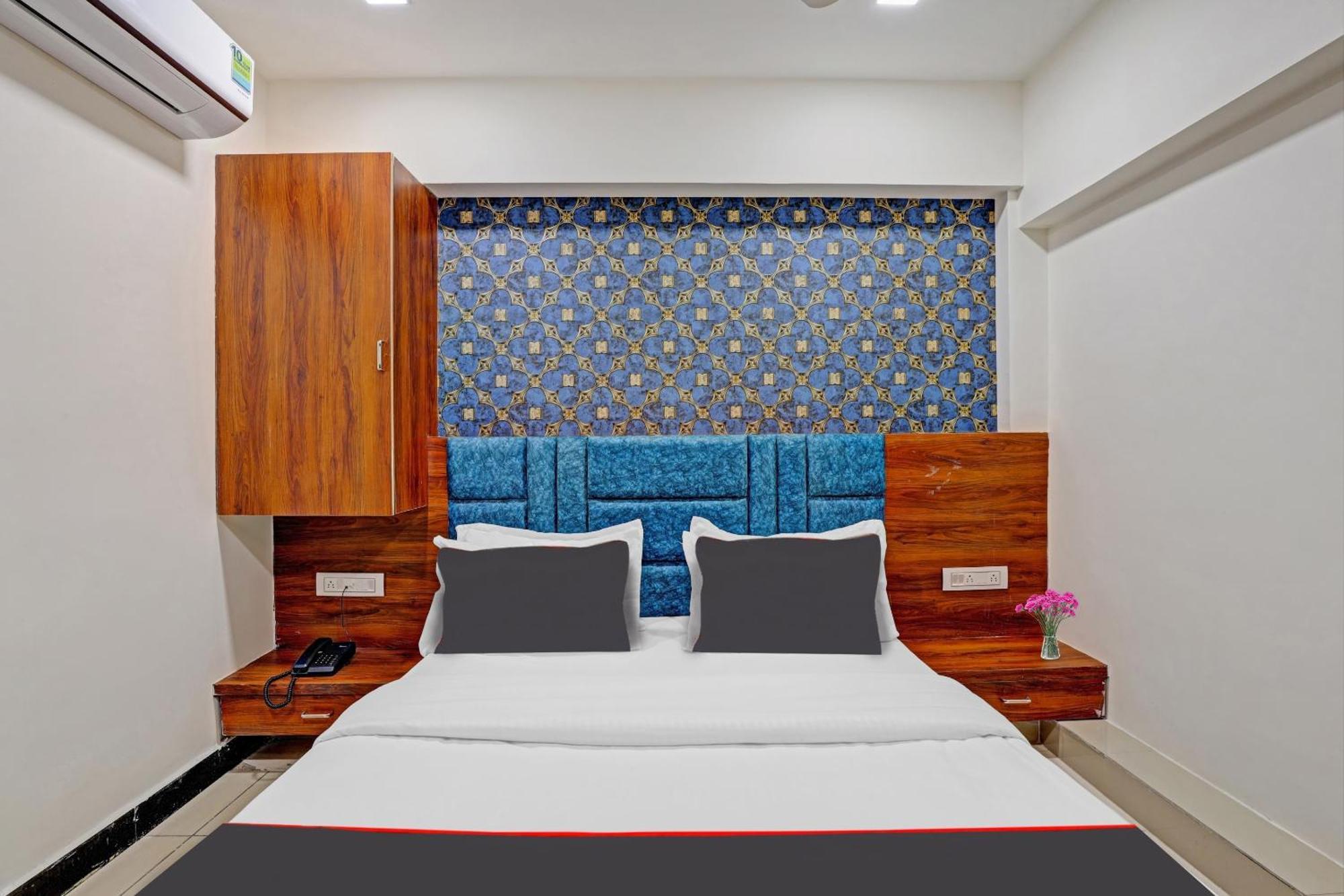 Capital O Bhavya Villa Ahmedabad Esterno foto