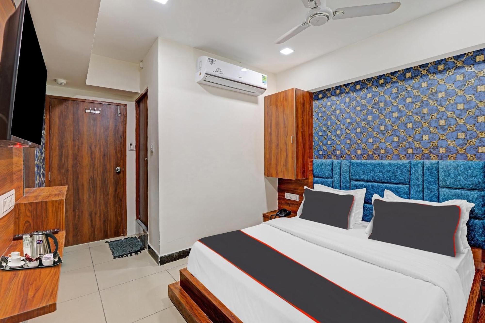 Capital O Bhavya Villa Ahmedabad Esterno foto