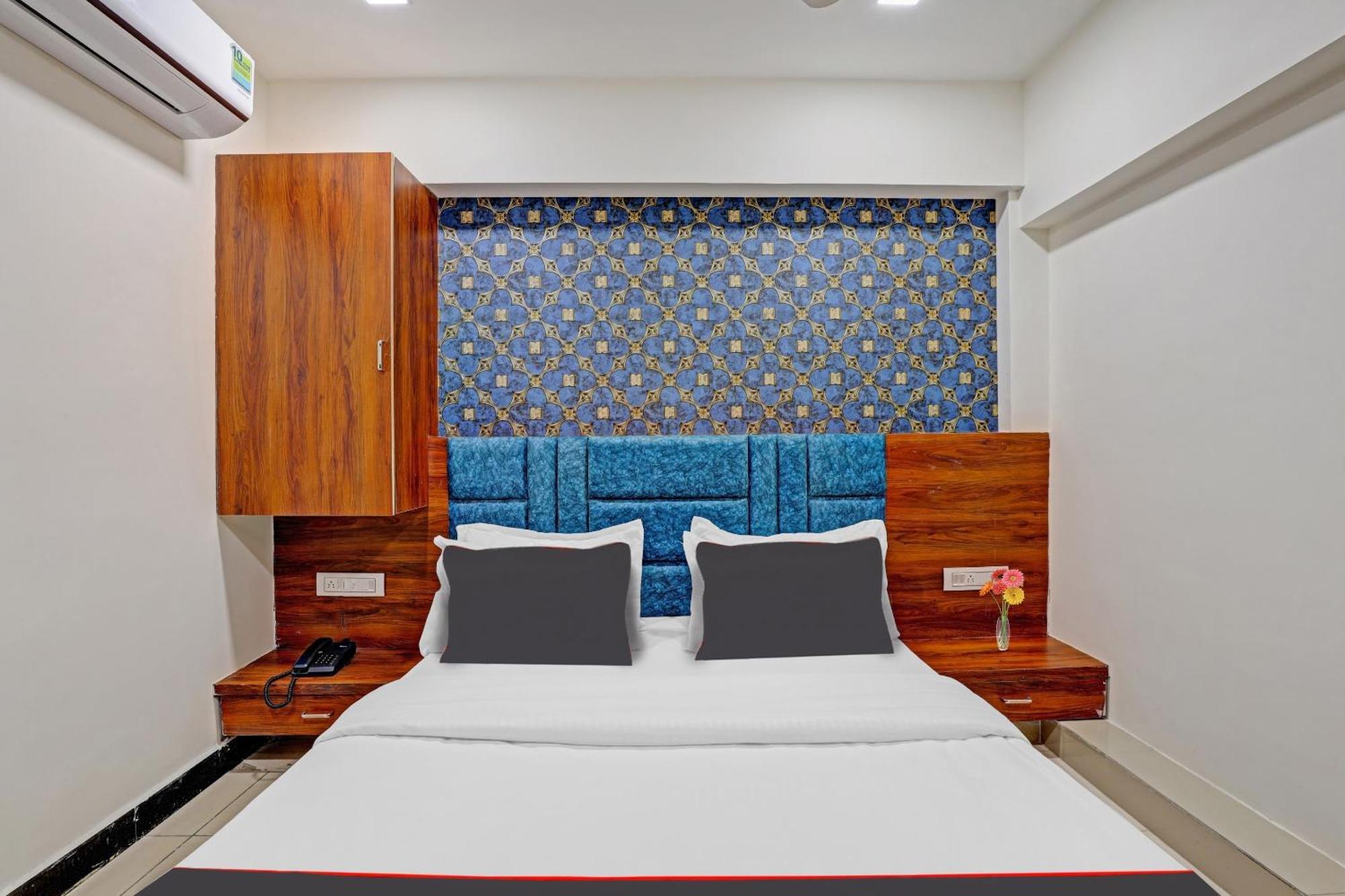 Capital O Bhavya Villa Ahmedabad Esterno foto