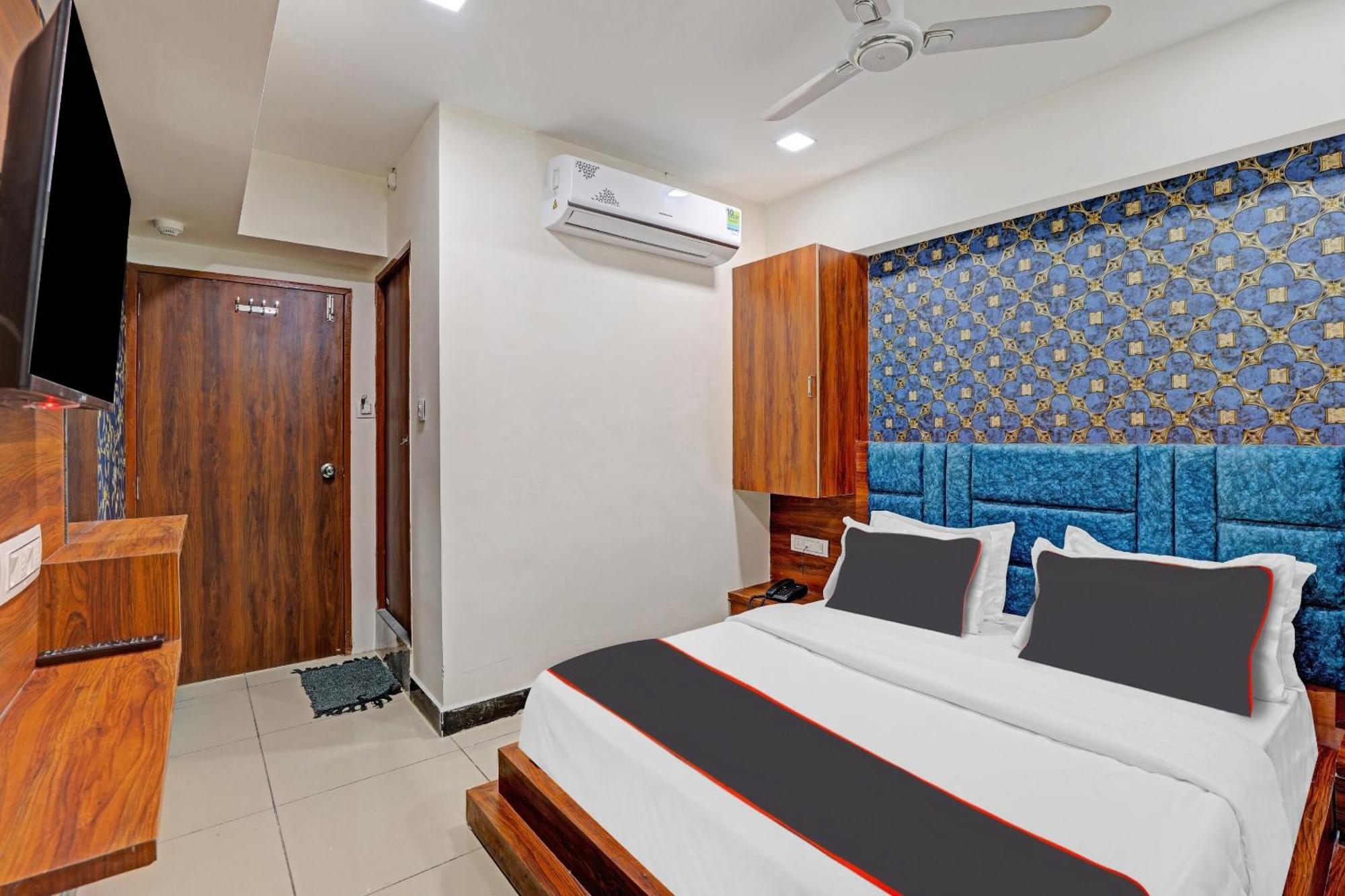 Capital O Bhavya Villa Ahmedabad Esterno foto