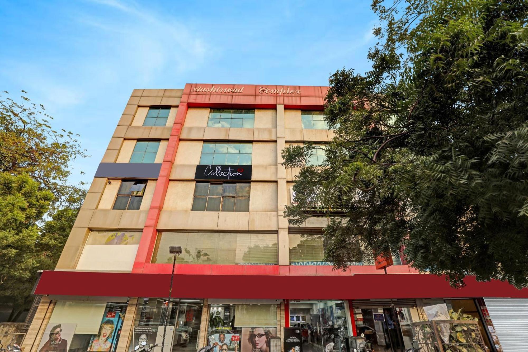 Capital O Bhavya Villa Ahmedabad Esterno foto